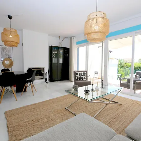 West Townhouse Lara 펜션 *